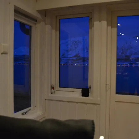 Holiday home Arctic Sea House Svensby